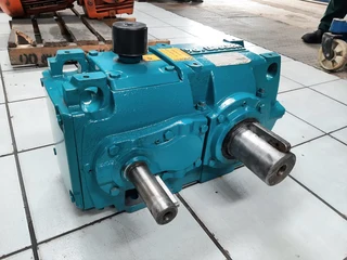 Hansen P4 Multistage Industrial Gearbox 37kW Ratio 22.4 to 1