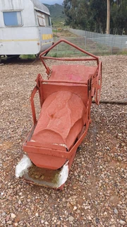 Banana Concrete Bucket 250L