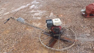 Honda GX240 Walk Behind Trowel Power Float