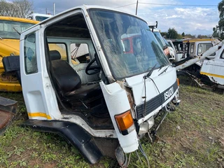Isuzu F8000 Truck Cab