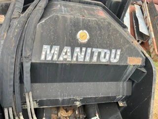 Manitou Cylinder Handler