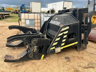 Manitou Cylinder Handler