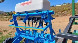 Monosem Fertiliser Spreader Kunsmis Strooier