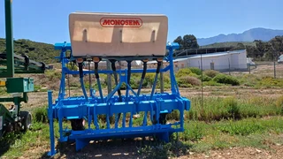 Monosem Fertiliser Spreader Kunsmis Strooier