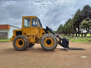 Caterpillar Rough Terrain Forklift 5 Ton