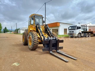 Caterpillar Rough Terrain Forklift 5 Ton