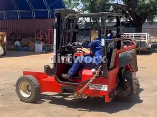 2008 Moffett M9 24.3 Forklift