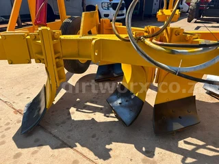 6 Furrow Construction Mixing Plough