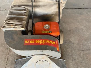 Kubota Garden Leaf Vacuum Blower