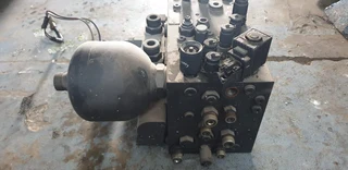 B20C Hydraulic Directional Control Valve Bank