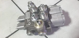 Badestnost Hydraulic Directional Control Valve Bank