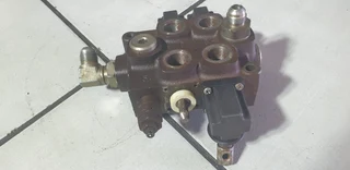 Galtech Hydraulic Directional Control Valve Bank