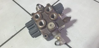 Galtech Hydraulic Directional Control Valve Bank