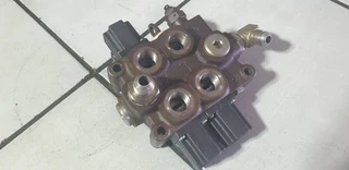 Galtech Hydraulic Directional Control Valve Bank