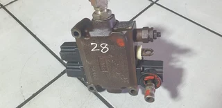 Galtech Hydraulic Directional Control Valve Bank
