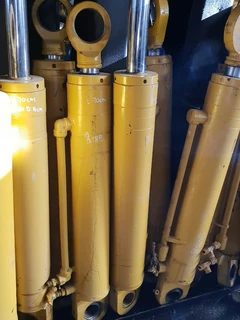 Bell B18B Hydraulic Cylinders