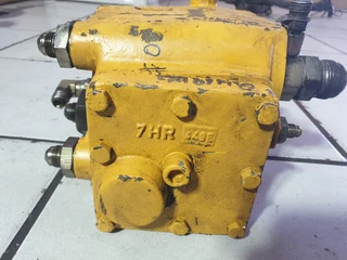 Bell B25A Hydraulic Control Valve