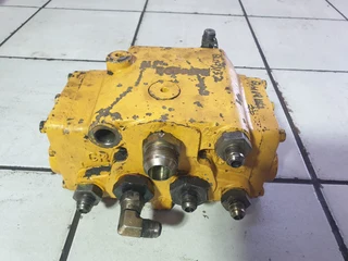 Bell B25A Hydraulic Control Valve