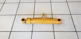 Hydraulic Double Acting Cylinder OD 260mm x 545mm Length