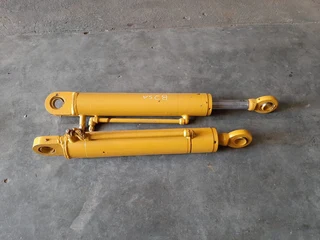 Bell B25A Hydraulic Steering Cylinder