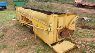 Aggregate Chip Spreader