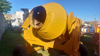 Winget 330T Concrete Mixer