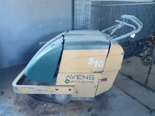 Tennant Industrial Floor Sweeper S10