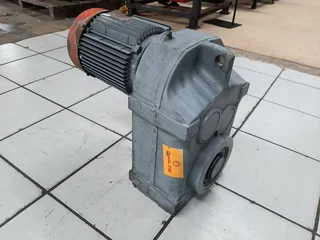 SEW Eurodrive Gear Motor FA77/DT100LS4