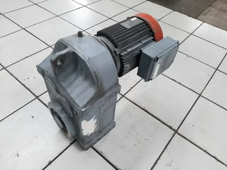 SEW Eurodrive Gear Motor FA77/DT100LS4
