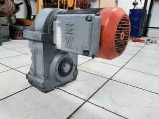 SEW Eurodrive Gear Motor FA77/DT100LS4