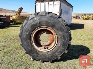 Michelin Tyre 445/95R25 with Rim