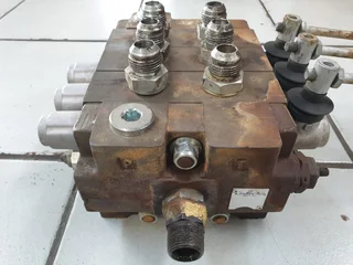 3 Lever Hydraulic Directional Control Valve Bank