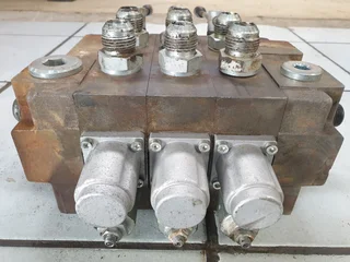 3 Lever Hydraulic Directional Control Valve Bank