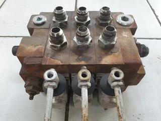 3 Lever Hydraulic Directional Control Valve Bank