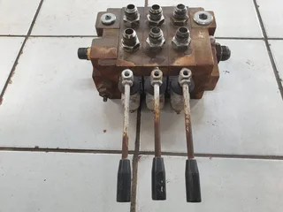 3 Lever Hydraulic Directional Control Valve Bank