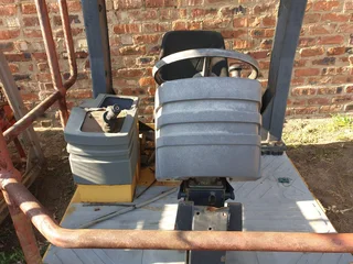 Caterpillar CS533D Smooth Drum Vibrating Roller Cab