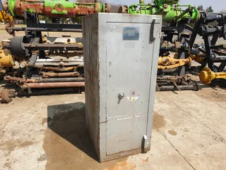 Austen Large Safe 1.7m