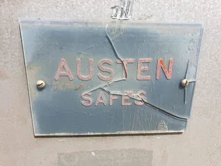 Austen Large Safe 1.7m