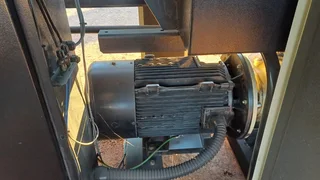 2011 Ingersoll Rotary Screw Air Compressor 75kW / 450CFM / 7,5 Bar