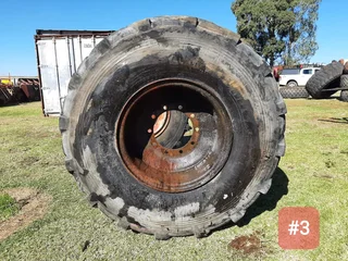 Tyre 445/95R25