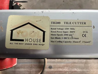 TH200 Tile Cutter