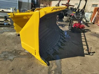 Caterpillar 972H Front End Loader Rock Side Dump Bucket