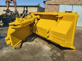 Caterpillar 972H Front End Loader Rock Side Dump Bucket