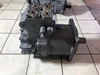 Excavator Hydraulic Swing Motor Kawasaki  MX750B0