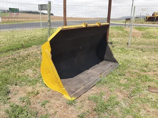 Volvo Front End Loader Bucket
