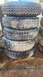 Dunlop Air Filled Tyre with Rim 12R22.5