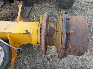 Front Differential Axle Bell B30C