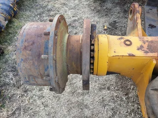 Front Differential Axle Bell B30C