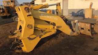 Komatsu WA100 Loader H-Frame