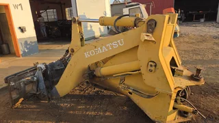 Komatsu WA100 Loader H-Frame